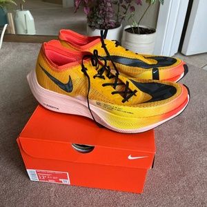 Nike zoomx vaporfly next% 2